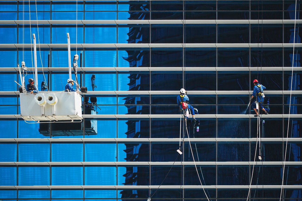 professionelle Gebäudereinigung Fensterreinigung